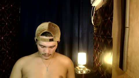 Snapshot of hunkylloyd chatting on December 2024 11:44:01 AM hunkylloyd online show from December 2024 11:44:01 AM
