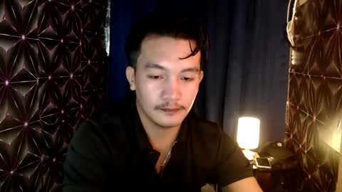 Snapshot of hunkylloyd chatting on December 2024 02:38:01 AM hunkylloyd online show from December 2024 02:38:01 AM