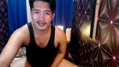 Snapshot of hunkylloyd chatting on December 2024 03:19:01 AM hunkylloyd online show from December 2024 03:19:01 AM