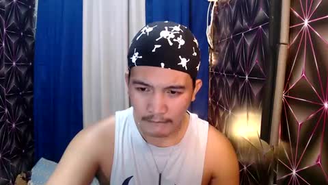 Snapshot of hunkylloyd chatting on December 2024 03:38:02 AM hunkylloyd online show from December 2024 03:38:02 AM