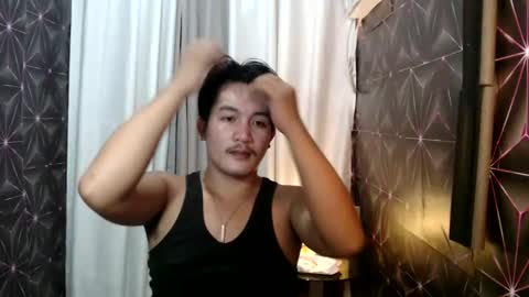 Snapshot of hunkylloyd chatting on January 2025 04:33:01 AM hunkylloyd online show from January 2025 04:33:01 AM