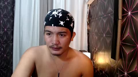 Snapshot of hunkylloyd chatting on January 2025 04:03:01 AM hunkylloyd online show from January 2025 04:03:01 AM