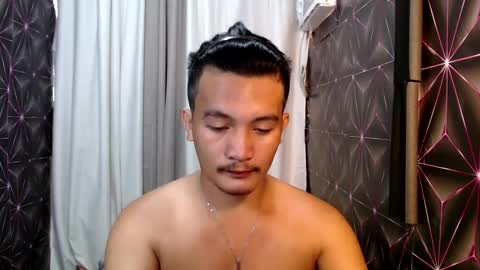 Snapshot of hunkylloyd chatting on February 2025 03:39:02 AM hunkylloyd online show from February 2025 03:39:02 AM