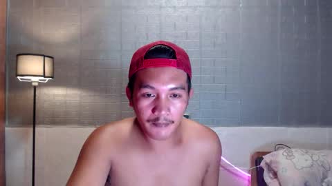 hunkylloyd online show from February 2026 01:01:02 PM