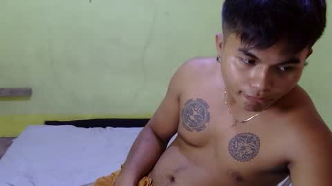 Snapshot of hunkyzeus chatting on October 2025 11:43:01 AM hunkyzeus online show from October 2025 11:43:01 AM