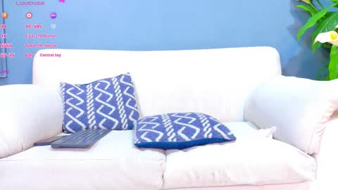 Hunter  online show from October 2025 07:47:02 PM