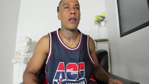 hunting_blondes online show from June 2026 11:48:01 PM