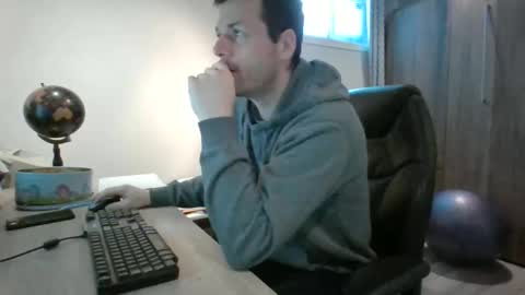 Snapshot of hurley7890 chatting on January 2025 01:53:02 PM hurley7890 online show from January 2025 01:53:02 PM