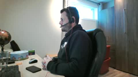 Snapshot of hurley7890 chatting on March 2025 06:00:01 PM hurley7890 online show from March 2025 06:00:01 PM