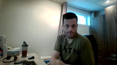 Snapshot of hurley7890 chatting on April 2026 01:03:01 PM hurley7890 online show from April 2026 01:03:01 PM