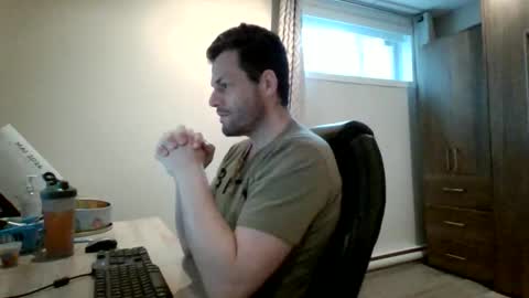 Snapshot of hurley7890 chatting on May 2026 12:35:02 PM hurley7890 online show from May 2026 12:35:02 PM
