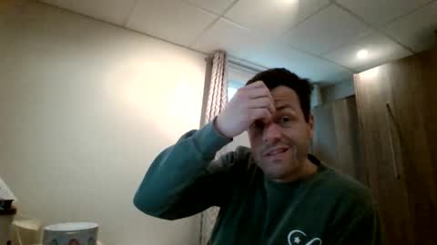Snapshot of hurley7890 chatting on May 2026 02:46:02 PM hurley7890 online show from May 2026 02:46:02 PM
