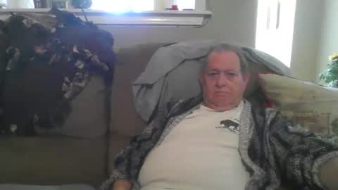 Snapshot of hvl13 chatting on April 2026 05:52:01 PM hvl13 online show from April 2026 05:52:01 PM