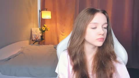 Snapshot of hwadwellingham chatting on June 2026 10:15:01 AM Lily online show from June 2026 10:15:01 AM
