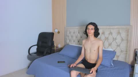 Snapshot of hxxyro chatting on February 2026 07:22:01 PM hxxyro online show from February 2026 07:22:01 PM