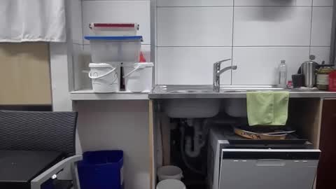 hybride8825 online show from October 2025 06:00:01 AM