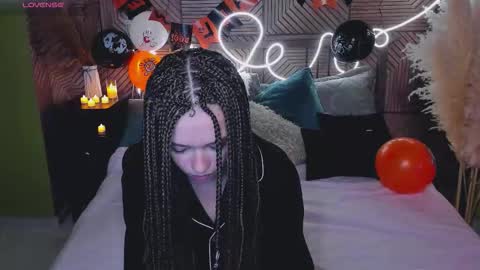 Snapshot of hypequeen_ chatting on October 2025 09:48:01 PM Julia online show from October 2025 09:48:01 PM