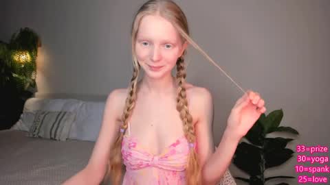 Snapshot of hypnoootic chatting on April 2026 05:40:01 PM Jenny online show from April 2026 05:40:01 PM