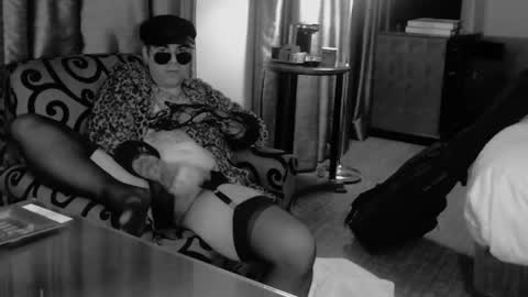 Snapshot of hypnosexray chatting on January 2025 06:46:02 AM Mistress Magenta online show from January 2025 06:46:02 AM