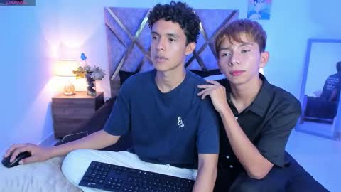 Son Hyunjin online show from November 2025 06:18:02 PM