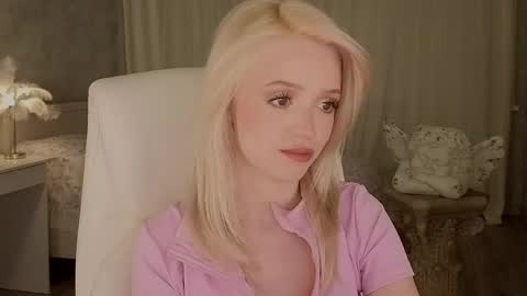 Joselle online show from April 2026 08:44:01 PM