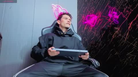 Snapshot of i_am_kelvis_ chatting on November 2025 08:34:02 AM kelvis online show from November 2025 08:34:02 AM