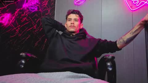 Snapshot of i_am_kelvis_ chatting on November 2025 08:59:02 AM kelvis online show from November 2025 08:59:02 AM