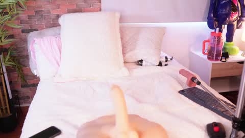 Snapshot of i_am_lucy1 chatting on January 2025 03:49:01 PM Lucy online show from January 2025 03:49:01 PM