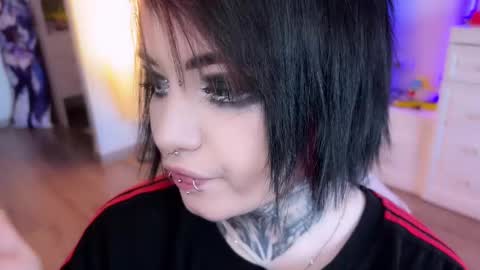 Snapshot of i_died_again chatting on December 2024 11:08:02 AM Asya online show from December 2024 11:08:02 AM