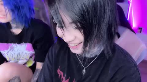 Snapshot of i_died_again chatting on January 2025 12:43:02 PM Asya online show from January 2025 12:43:02 PM