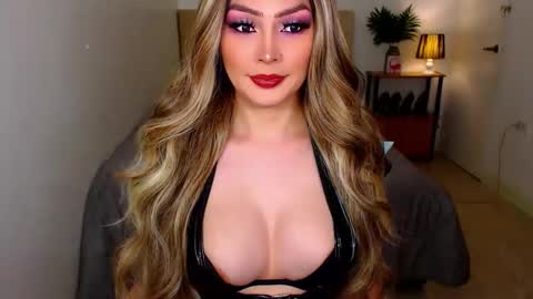 QUEEN SUSSIE BROWN online show from January 2026 02:50:02 AM