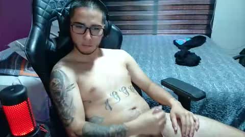 Snapshot of iam_beac chatting on November 2025 06:12:01 PM Benja online show from November 2025 06:12:01 PM