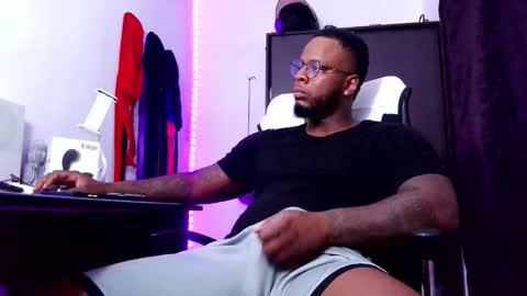 Mr H Independent model online show from September 2025 03:29:01 AM