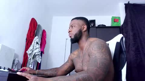 Mr H Independent model online show from December 2025 03:35:02 AM