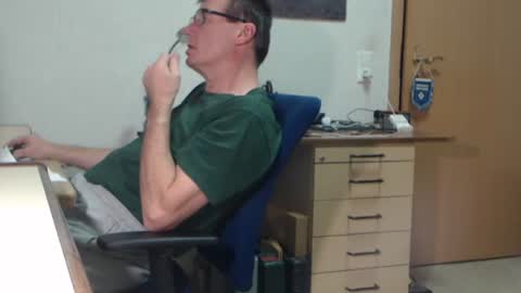 iamachim online show from November 2025 05:52:01 PM