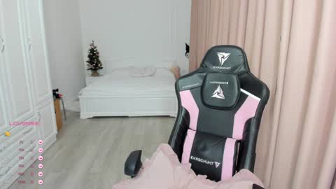 Cassie  STREAMS HERE EVERYDAY online show from December 2024 12:00:02 AM