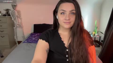 Crystal online show from February 2025 04:20:02 PM