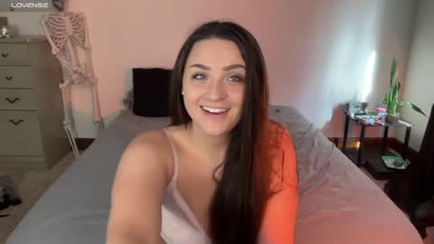 Crystal online show from February 2025 04:50:01 PM