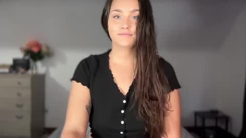 Crystal online show from September 2025 04:10:02 PM