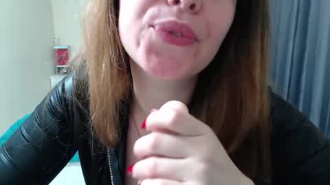 Snapshot of iamdaddyissues chatting on January 2025 05:18:02 PM Alice online show from January 2025 05:18:02 PM