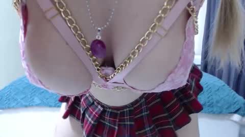 Snapshot of iamdaddyissues chatting on March 2025 09:56:01 AM Alice online show from March 2025 09:56:01 AM