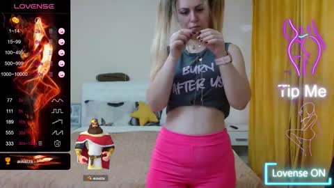 Snapshot of iamdaddyissues chatting on October 2025 08:01:01 AM Alice online show from October 2025 08:01:01 AM