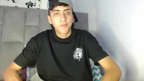 Snapshot of iammaik chatting on November 2025 01:44:02 AM iammaik online show from November 2025 01:44:02 AM