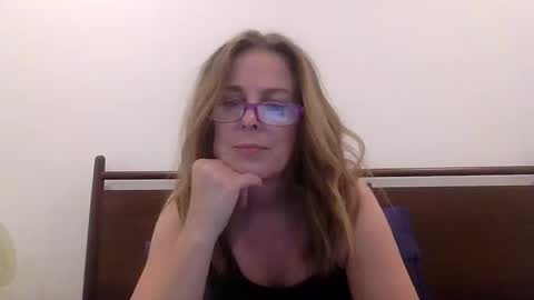 Snapshot of iampoppyy chatting on October 2025 02:22:02 AM iampoppyy online show from October 2025 02:22:02 AM