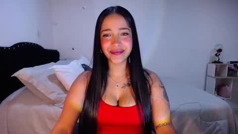 Snapshot of iamroxanne chatting on October 2025 07:50:01 AM Camila online show from October 2025 07:50:01 AM