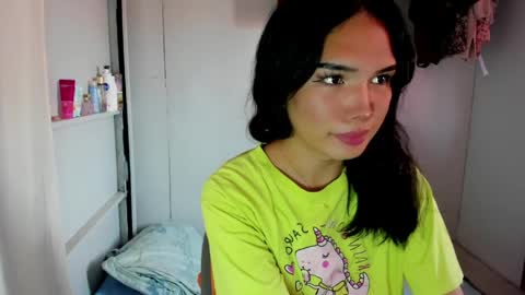 Snapshot of iamyourdesire_ chatting on March 2026 05:18:01 AM shhh online show from March 2026 05:18:01 AM