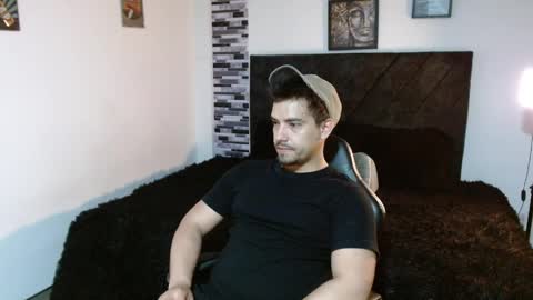 Ian Davis online show from May 2026 12:49:01 AM