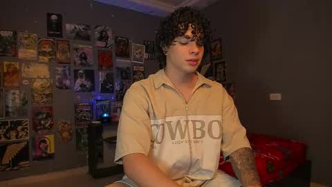 Snapshot of ian_versace chatting on November 2025 06:18:02 PM Andres online show from November 2025 06:18:02 PM