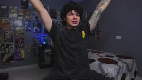 Snapshot of ian_versace chatting on November 2025 03:45:02 AM Andres online show from November 2025 03:45:02 AM