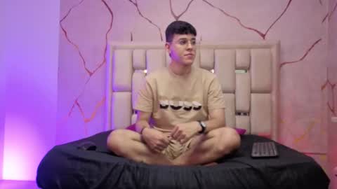 Ian  online show from March 2026 08:38:02 PM